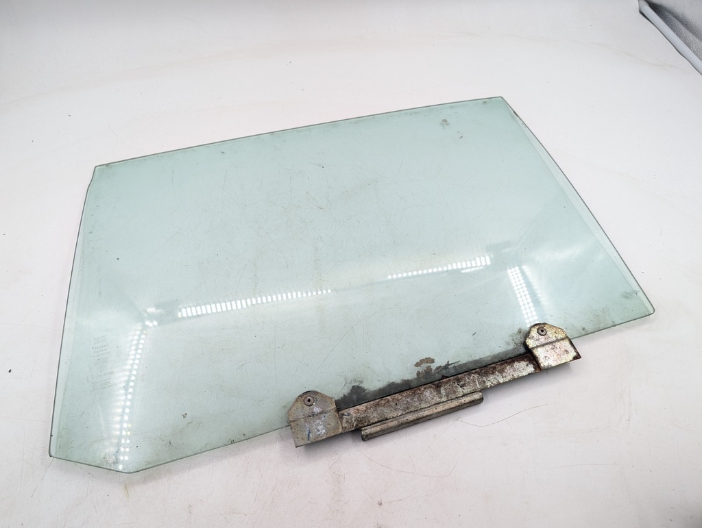 JAGUAR SERIES 3 XJ6 XJ12 LEFT HAND REAR WINDOW DOOR GLASS TINTED BAC1087