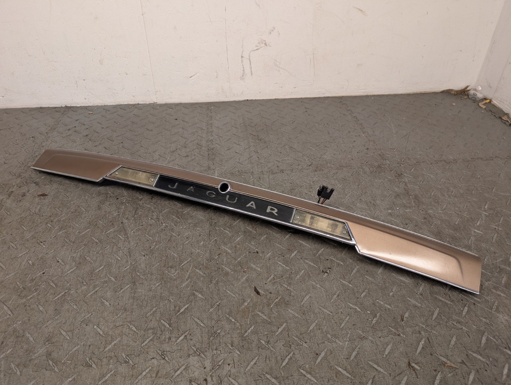 JAGUAR XJS 3.6 V12 BOOT LID REAR PLINTH SECTION FITTING BACK BODY PANEL CLEAN