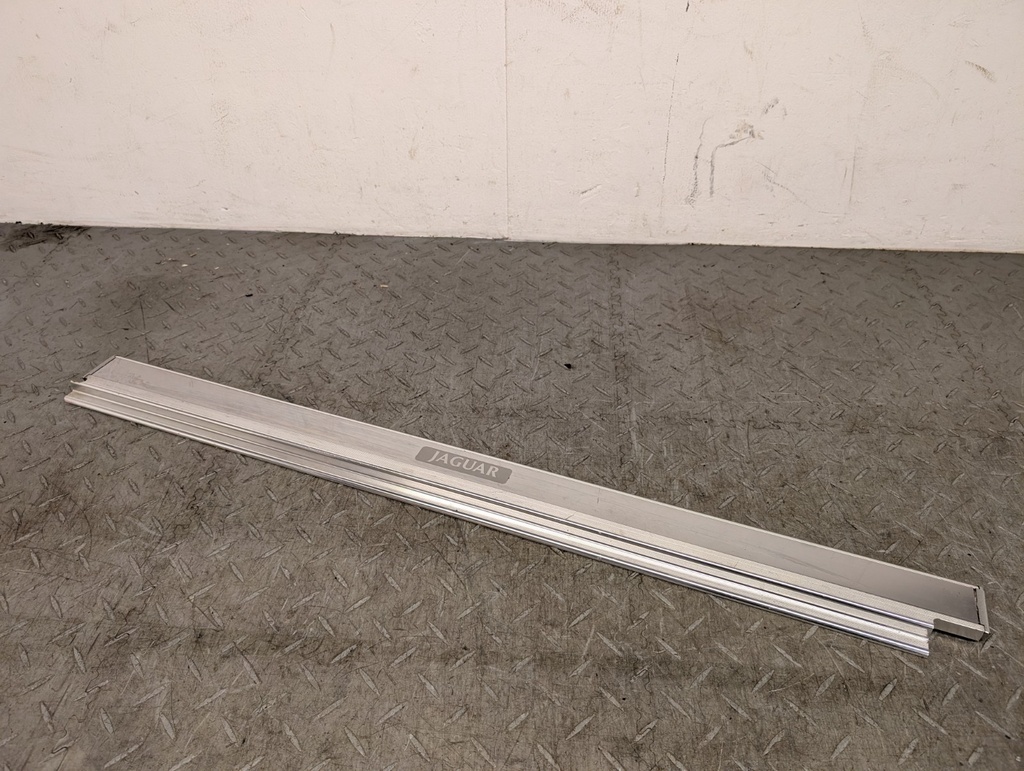 LEFT FRONT TREADPLATE JAGUAR XJS FACELIFT KICK INSERTS CHROME KICKSTRIPS