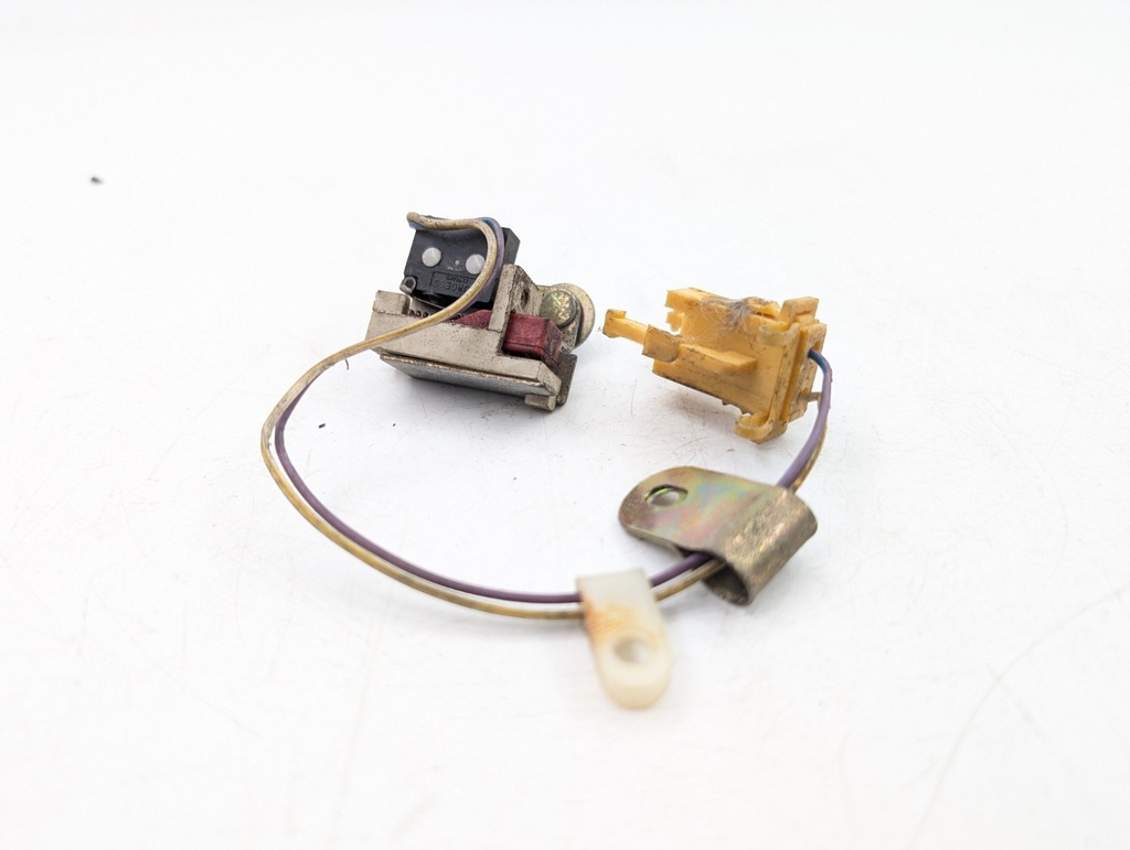 BRAKE LIGHT SWITCH XJS XJ40 BRAKE PEDAL MICRO SWITCH DBC3092