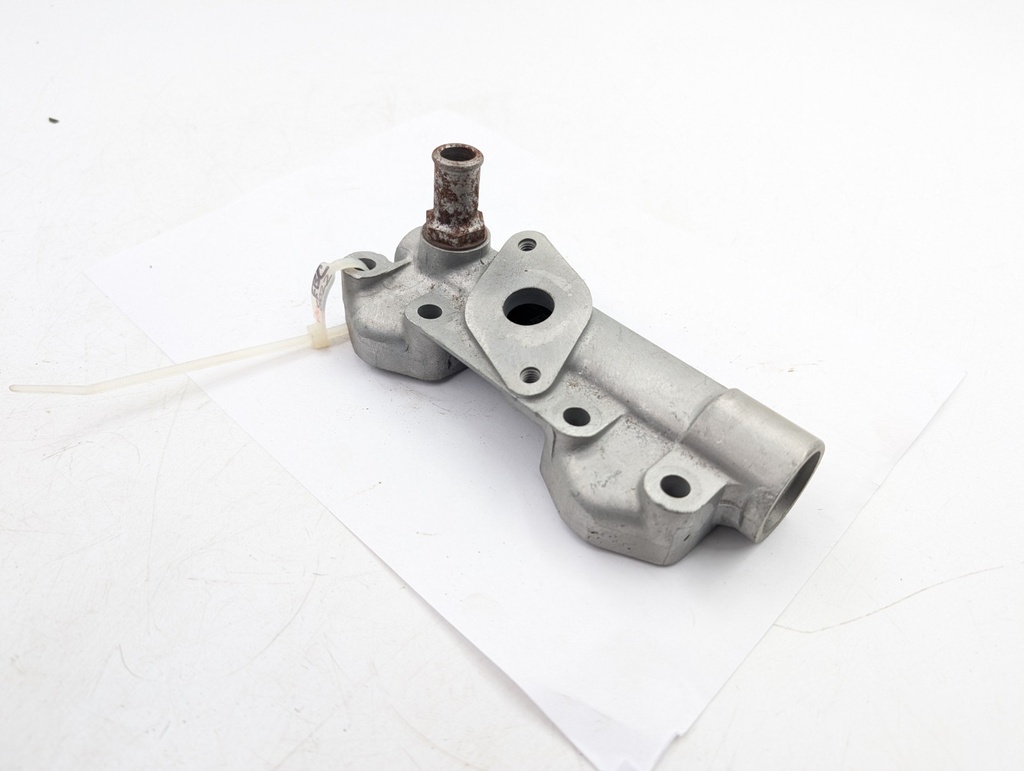 JAGUAR XJ40 6.0L V12 WATER PIPE RIGHT HAND REAR ASSEMBLY HOUSING EBC8022