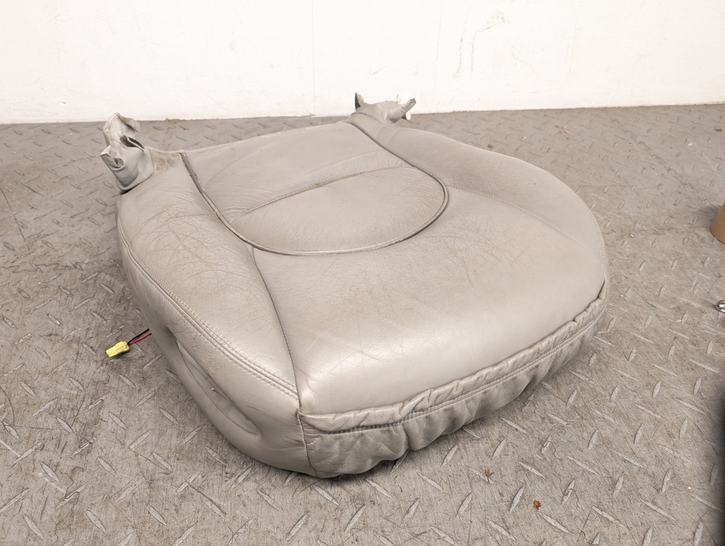 DAIMLER JAGUAR XJ6 X300 NIMBUS GREY RH SEAT BASE LEATHER FOAM GNA4404AC ELECTRIC