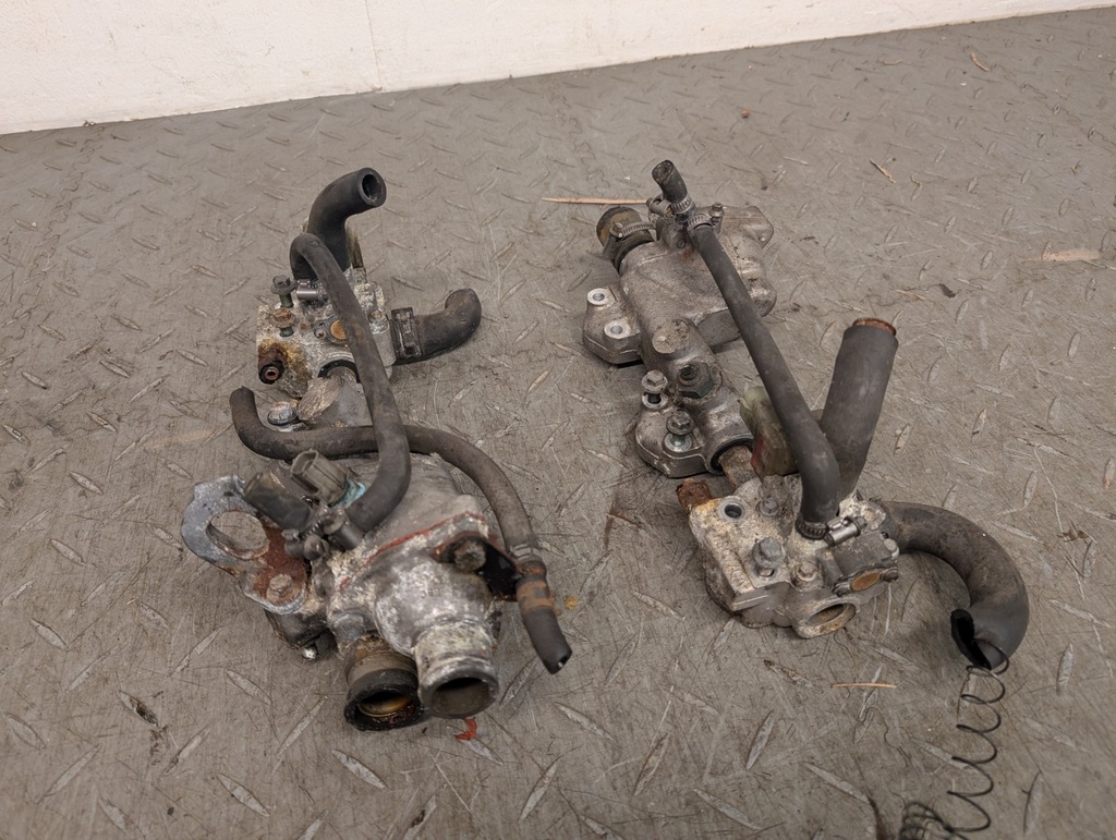 JAGUAR X300 6.0L V12 WATER PIPE THERMOSTAT ASSEMBLY HOUSING