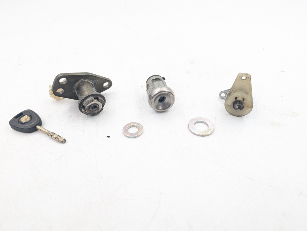 JAGUAR X300 X308 XK8 LOCK SET WITH KEY BOOT DOOR AND IGNITION BARRELL