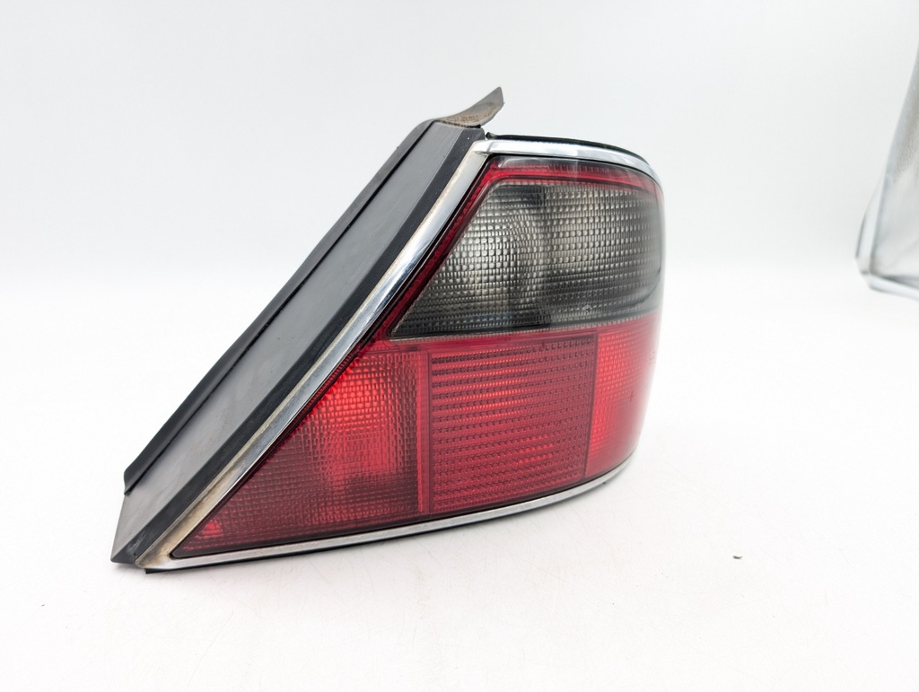 JAGUAR XJ8 X308 X300 XJ6 XJ12 RIGHT O/S REAR LIGHT LAMP LENS CHROME LNA4900CC