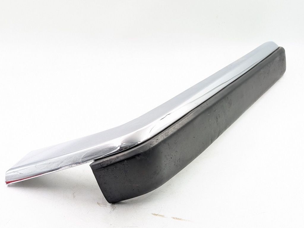 XJS REAR CORNER CHROME RIGHT SIDE DRIVERS SIDE SECTION BUMPER WITH BLADE RUBBER