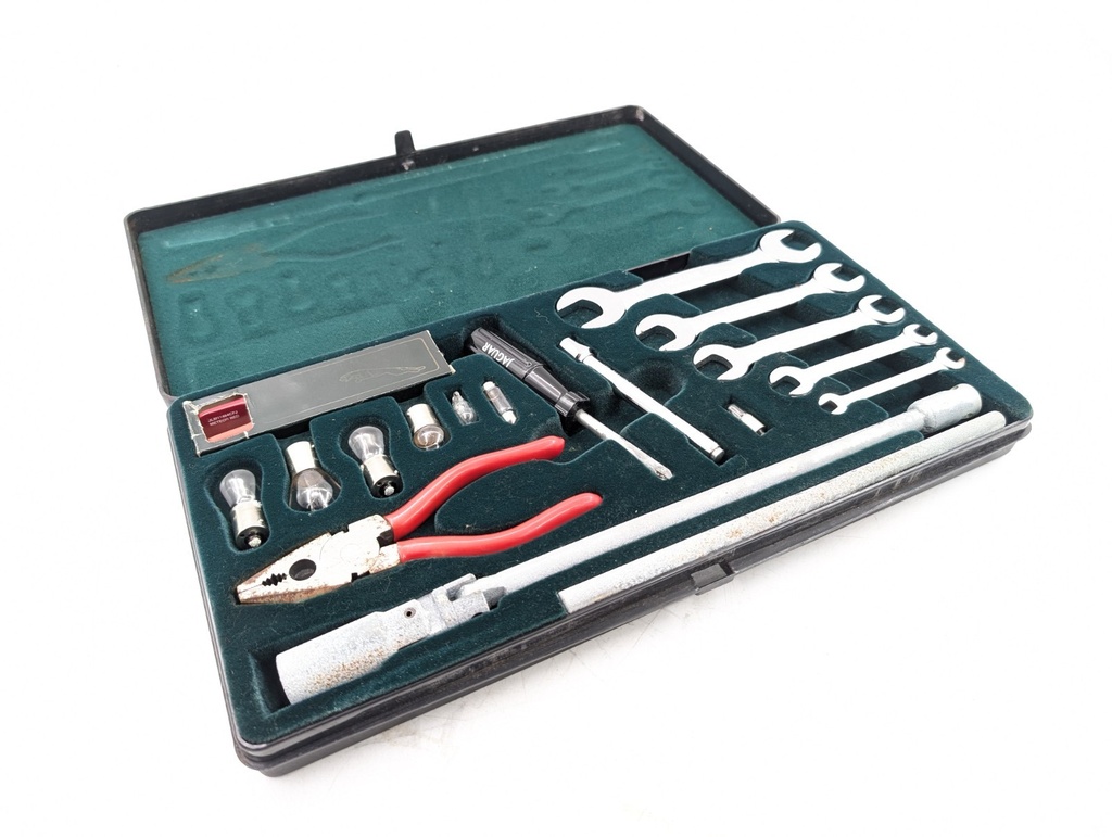 JAGUAR XJS XJ6 XJ12 XJ40 BOOT TOOL KIT SPANNER SPARE SCREWDRIVER BULBS