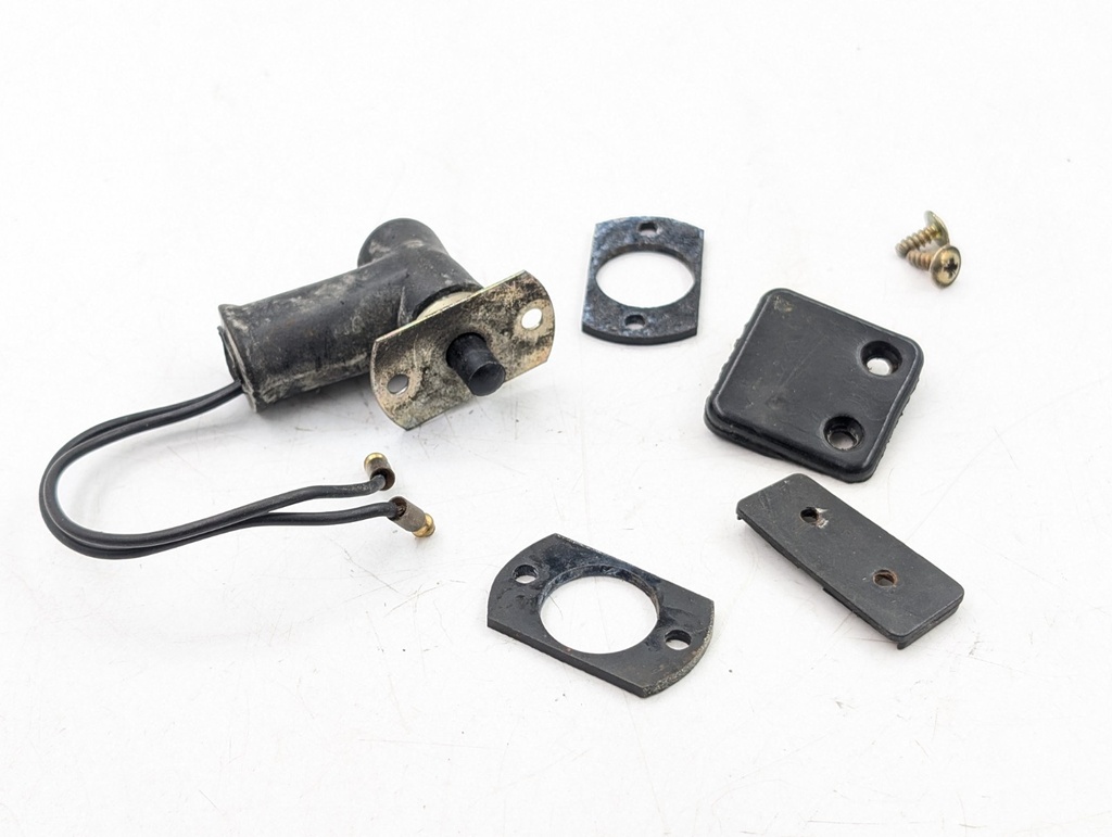 DOOR AND TRUNK LAMP SWITCH LIGHT SWITCH JAGUAR XJS AND SERIES 3 DAC4777