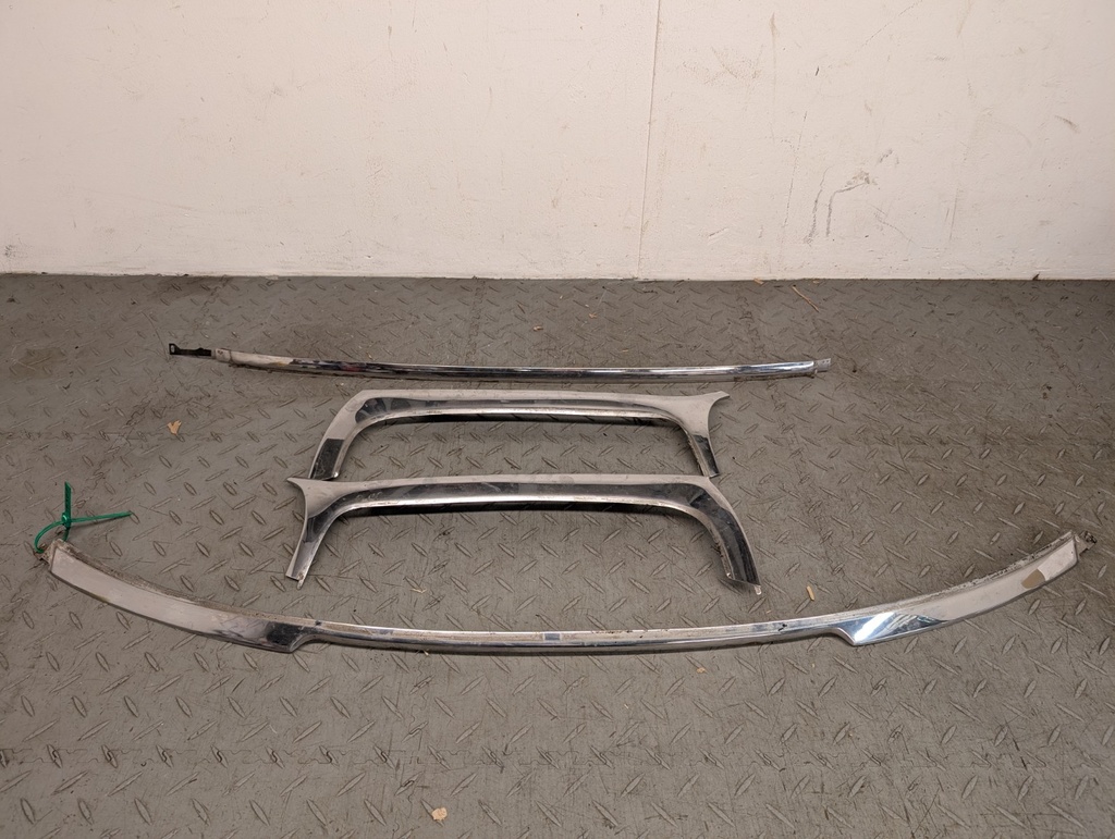 JAGUAR XJS FACELIFT FRONT WINDSCREEN CHROME TRIM SURROUND COUPE