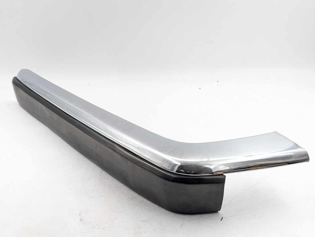 XJS REAR CORNER CHROME LEFT PASSENGER SIDE SECTION BUMPER WITH BLADE RUBBER