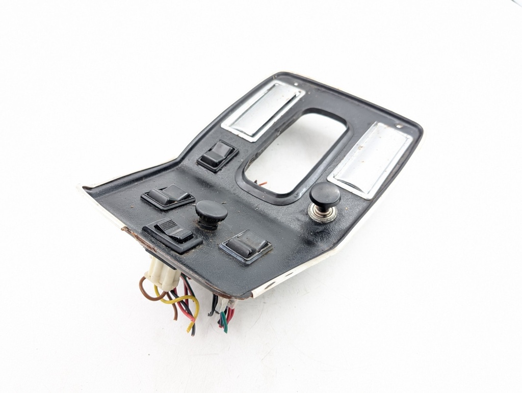 JAGUAR XJS PRE HE CENTRAL SKI SLOPE GEAR SURROUND BLACK VINYL TRIM ASHTRAYS