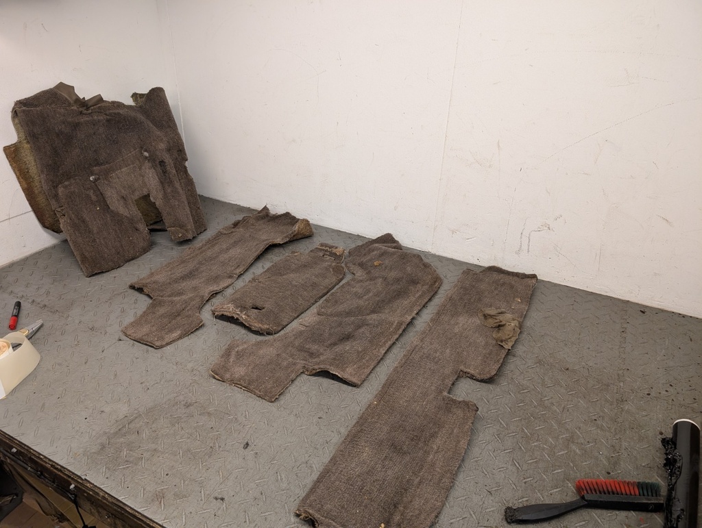 JAGUAR XJS PRE FACELIFT COUPE INTERIOR CARPET SET IN RATTAN BROWN