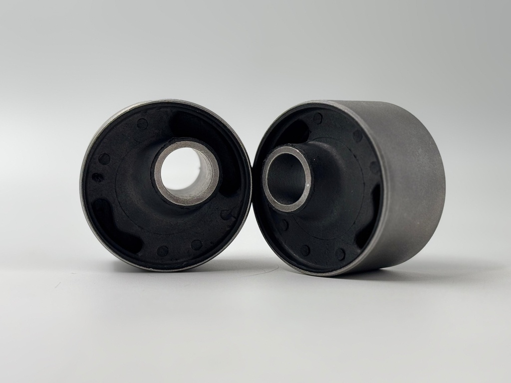 PAIR OF FRONT LARGE XJ40 X300 X308 ROUND SUBFRAME MOUNTING BUSH