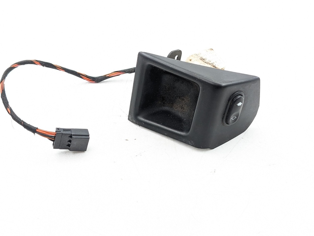 DAIMLER POWER FOLD SWITCH JAGUAR X300 LNA3195AA BUTTON SURROUND