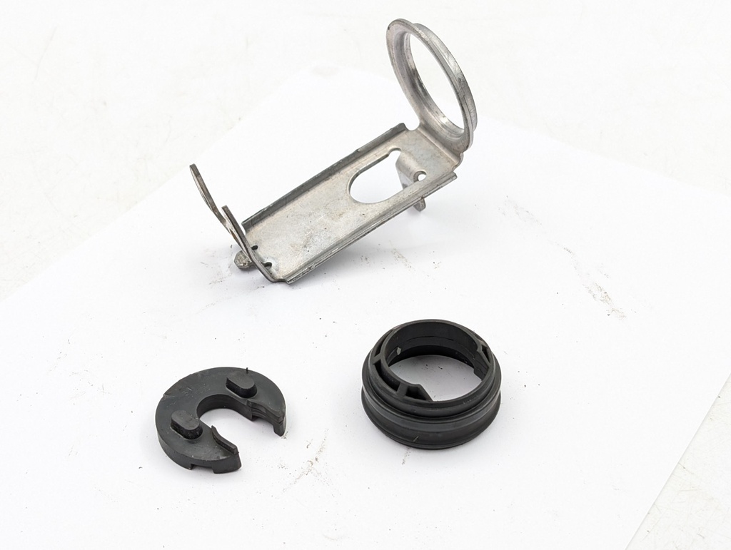 X300 XJ6 XK8 XJS FACELIFT 3.2 4.0 5.3 IN TANK  FUEL PUMP RUBBERS AND BRACKET