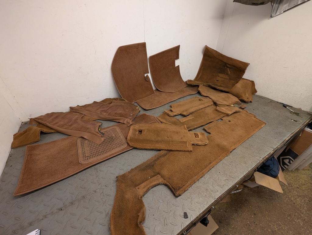 JAGUAR XJS PRE FACELIFT COUPE INTERIOR CARPET SET IN TAN BROWN OCHRE
