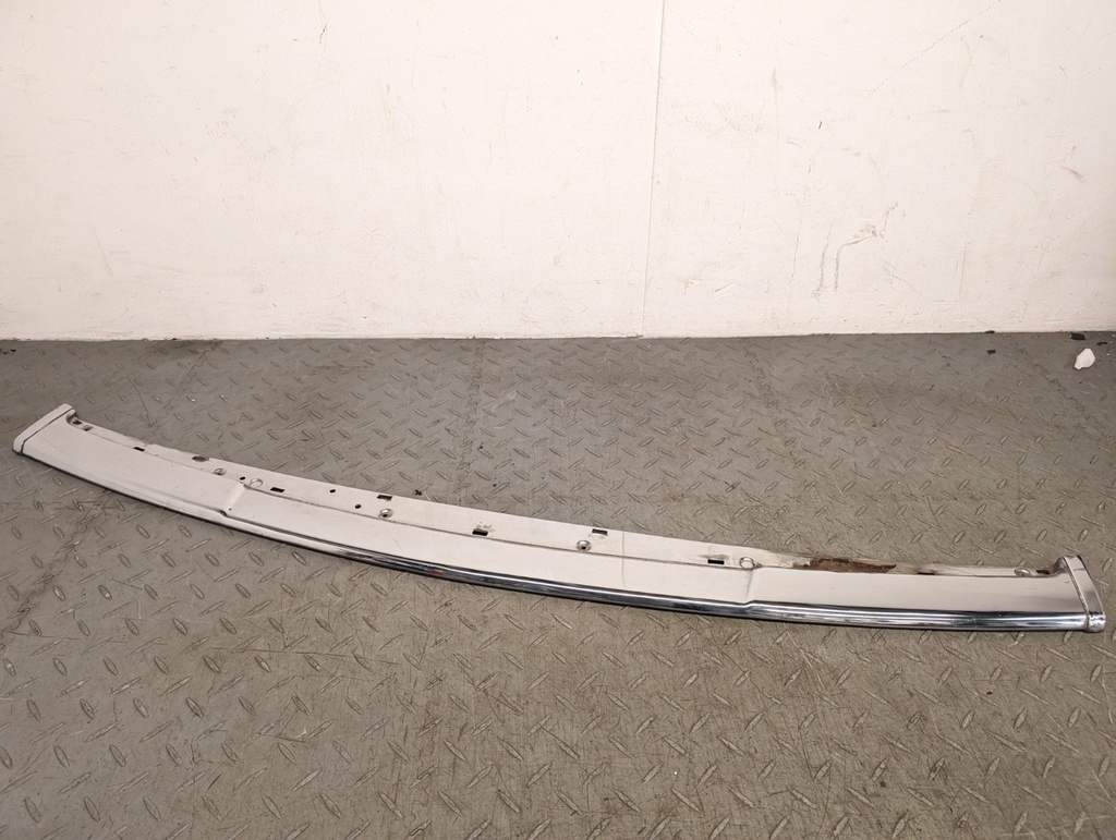JAGUAR DAIMLER XJ6 XJ40 FRONT BUMPER CHROME CENTRE BLADE WASHER JET STRIP BUMP