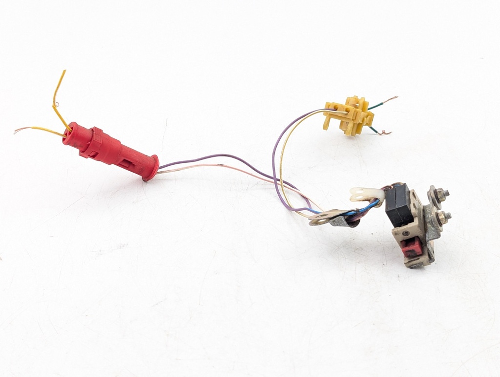 BRAKE LIGHT SWITCH XJS BRAKE PEDAL MICRO SWITCH CRUISE AND ABS DBC2134