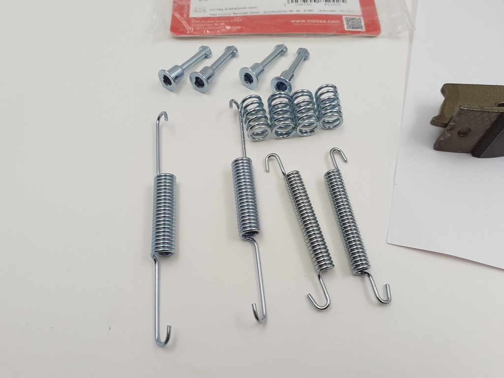 HANDBRAKE SHOE FITTING KIT OUTBOARD ATE BRAKES