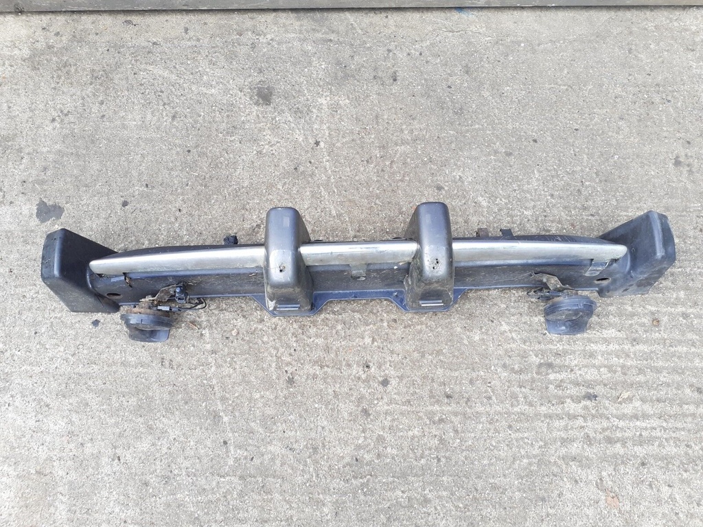 JAGUAR XK8 XKR X100 96 - 01 FRONT BUMPER BEAM MOUNT CENTRE CHROME OVER RIDERS