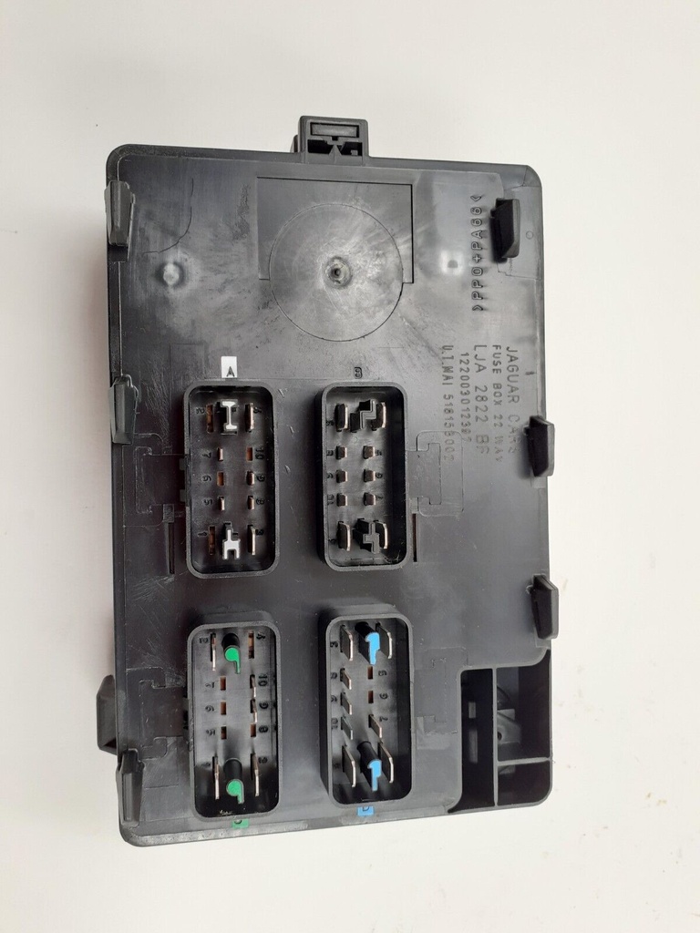 JAGUAR XK8 X100 FUSE BOX COVER BLACK PLASTIC CASING HOUSING WIRE 22 WAY TRUNK