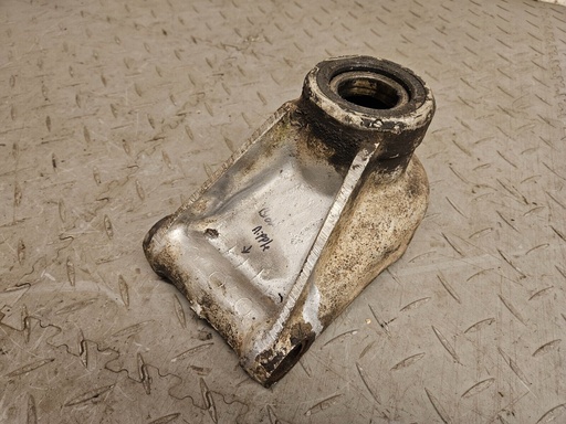 [C19063-8612 HF] EARLY E-TYPE S1 STYPE REAR AXLE SCALLOPED HUB SPARES AND REPAIRS CRACKED CASTING