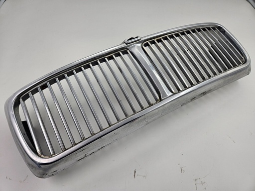 [BEC5665-9102 H9] FRONT GRILLE JAGUAR XJ40 CHROME BRIGHT FINISHER RADIATOR SURROUND VENT INSERTS