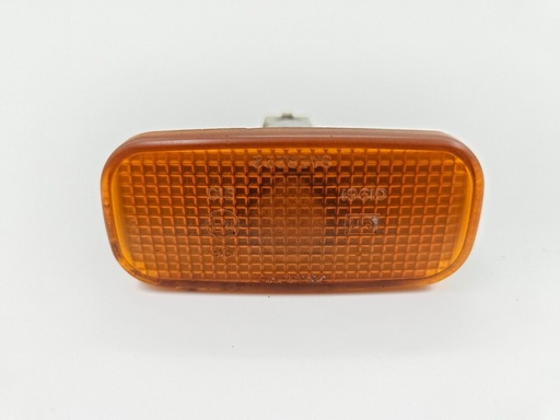 [DBC11577] JAGUAR XJS FACELIFT DIRECTIONAL WING INDICATOR SIDE MARKER REPEATER LIGHT