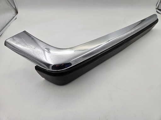 [-9500 K1] JAGUAR XJS REAR CORNER CHROME RIGHT DRIVERS SIDE SECTION BUMPER BLADE RUBBER