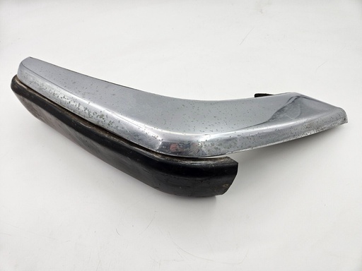 [BAC2934-9502 K2] FRONT RIGHT CORNER CHROME JAGUAR XJS BUMPER DRIVERS SIDE BLADE RUBBER OFFSIDE