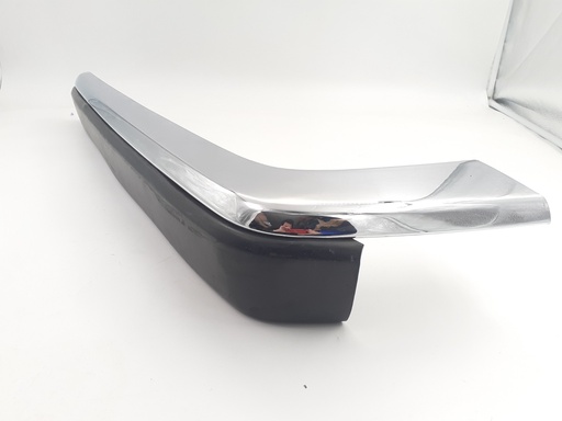 [BEC4135-10101 K8] XJS REAR CORNER CHROME LEFT PASSENGER SIDE SECTION BUMPER WITH BLADE RUBBER