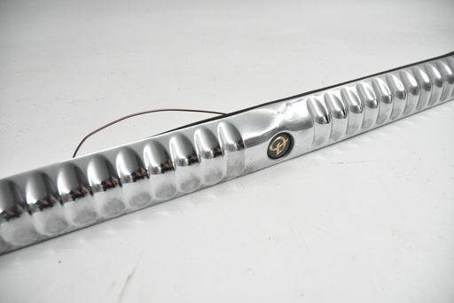 [-10279 K10] JAGUAR DAIMLER X300 X308 REAR BOOT LID PLINTH FLUTED BACK CHROME LIGHT TRIM