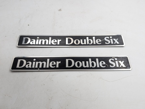 [10470 KB7] XJ40 XJ12 X300 XJ81 DAIMLER DOUBLE SIX V12 INLET MANIFOLD SCRIPT WRITING BADGE