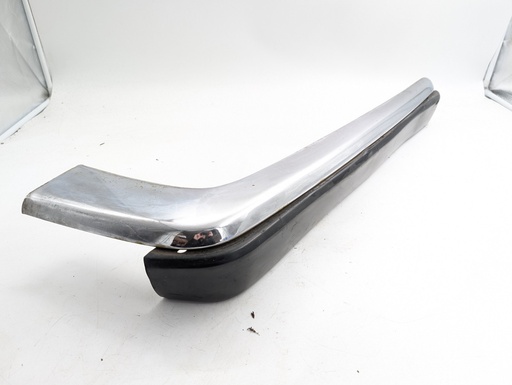[BCC3432-14128 K11] XJS REAR CORNER CHROME RIGHT SIDE DRIVERS SIDE SECTION BUMPER WITH BLADE RUBBER