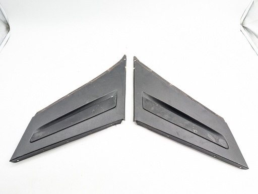 [14197 K9] Jaguar XJS 79-91 REAR QUARTER WINDOW VENT PANELS TRIM BLACK LEFT AND RIGHT