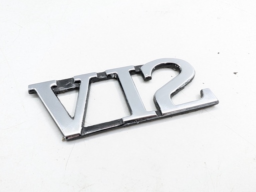 [BEC4717-14225 KB8] JAGUAR XJS V12 HE BOOT LID REAR TAILGATE V12 METAL BADGE EMBLEM ORIGINAL