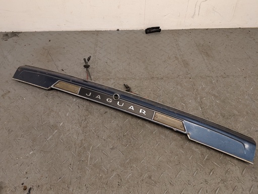 [DAC2090-14401 LG] JAGUAR XJS 3.6 V12 BOOT LID REAR PLINTH SECTION FITTING BACK BODY PANEL REPAIR
