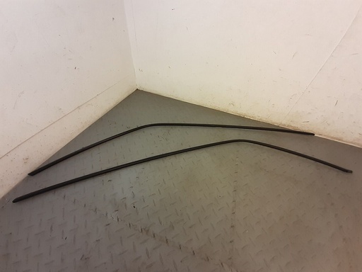 [GNA2070BC-6487 J1] JAGUAR X300 XJ6 XJ12 SWB  PAIR OF DOOR WINDOW FRAME FINISHER TOP SEAL BLACK